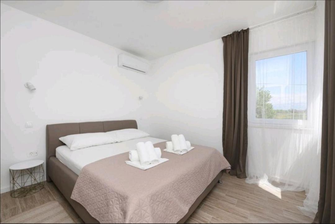 Casa Bianca Apartment ปริฟลากา ภายนอก รูปภาพ