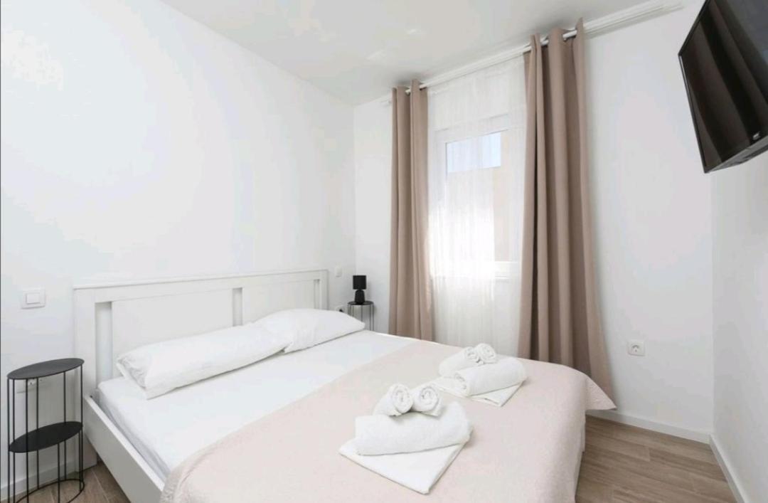 Casa Bianca Apartment ปริฟลากา ภายนอก รูปภาพ